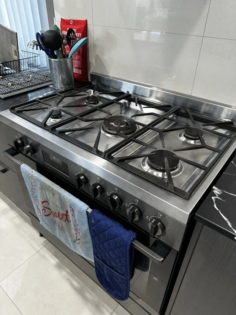 Professionally cleaned gas oven and stovetop Perth